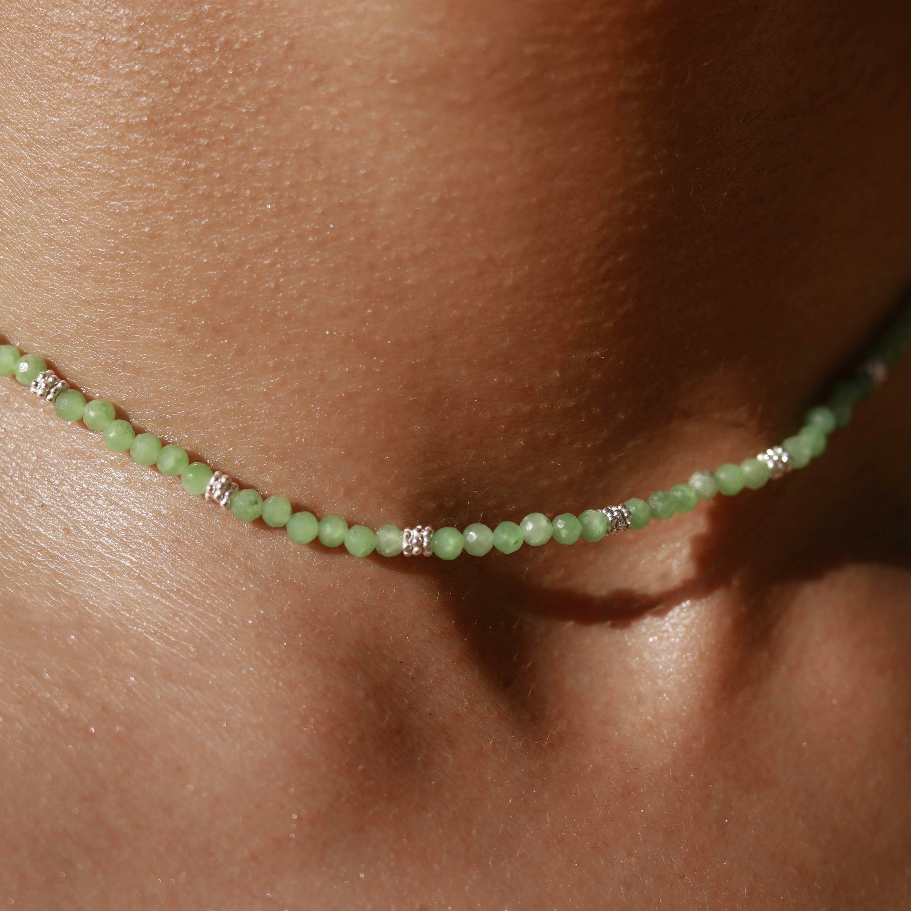 Bracelet petites pierres à facettes
