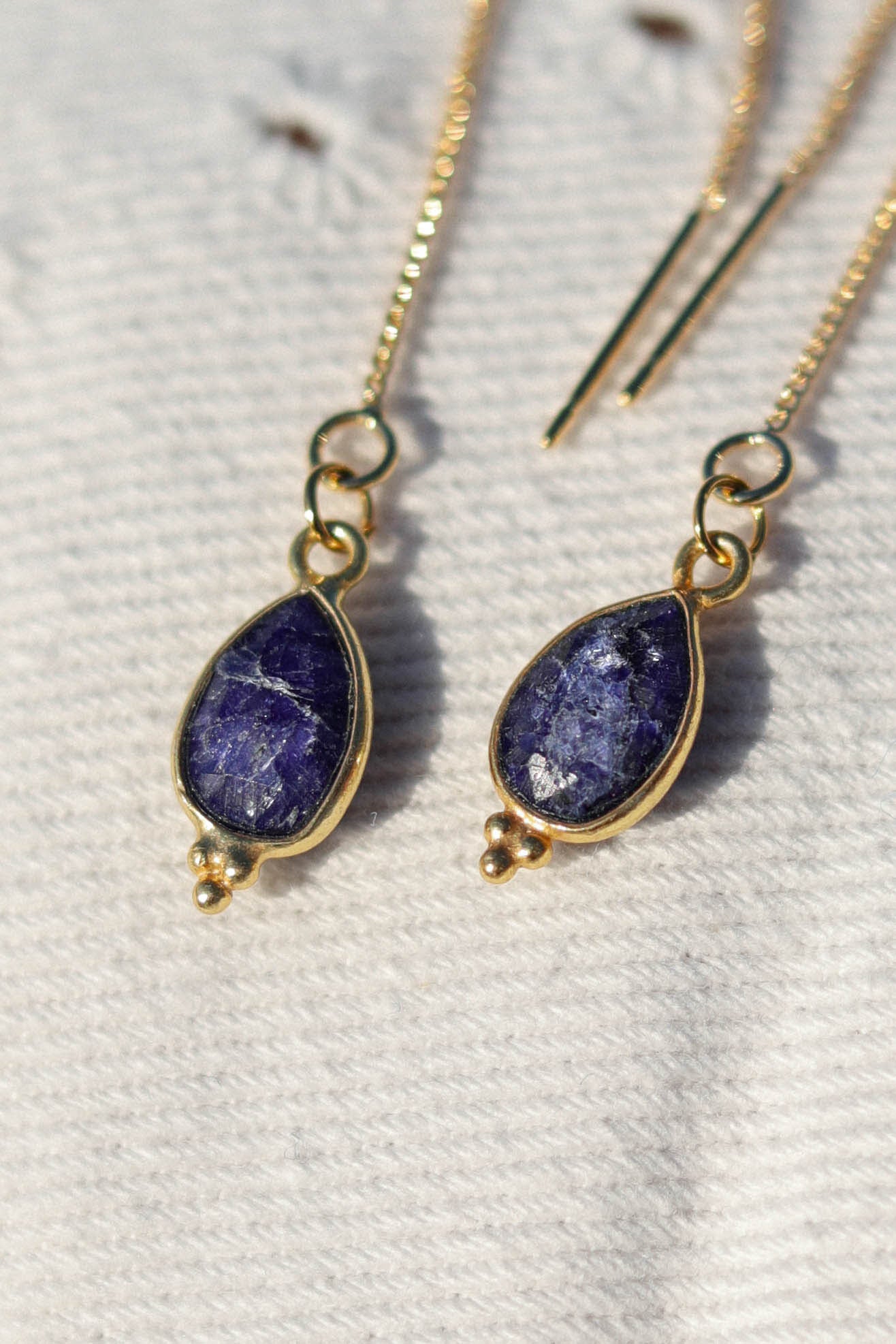 Boucles d’oreilles chaîne pendante avec pendentif goutte en pierre fine