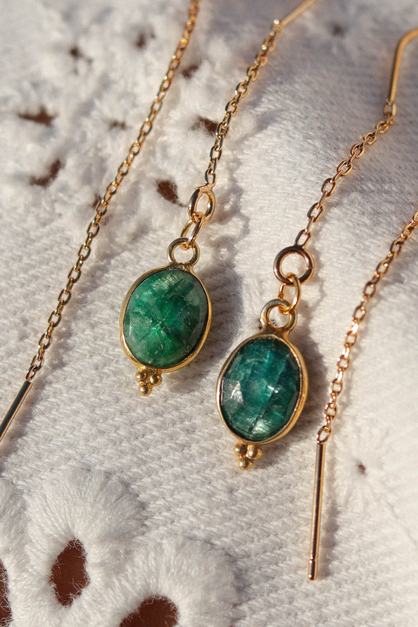 Boucles d’oreilles chaîne pendante avec pendentif goutte en pierre fine