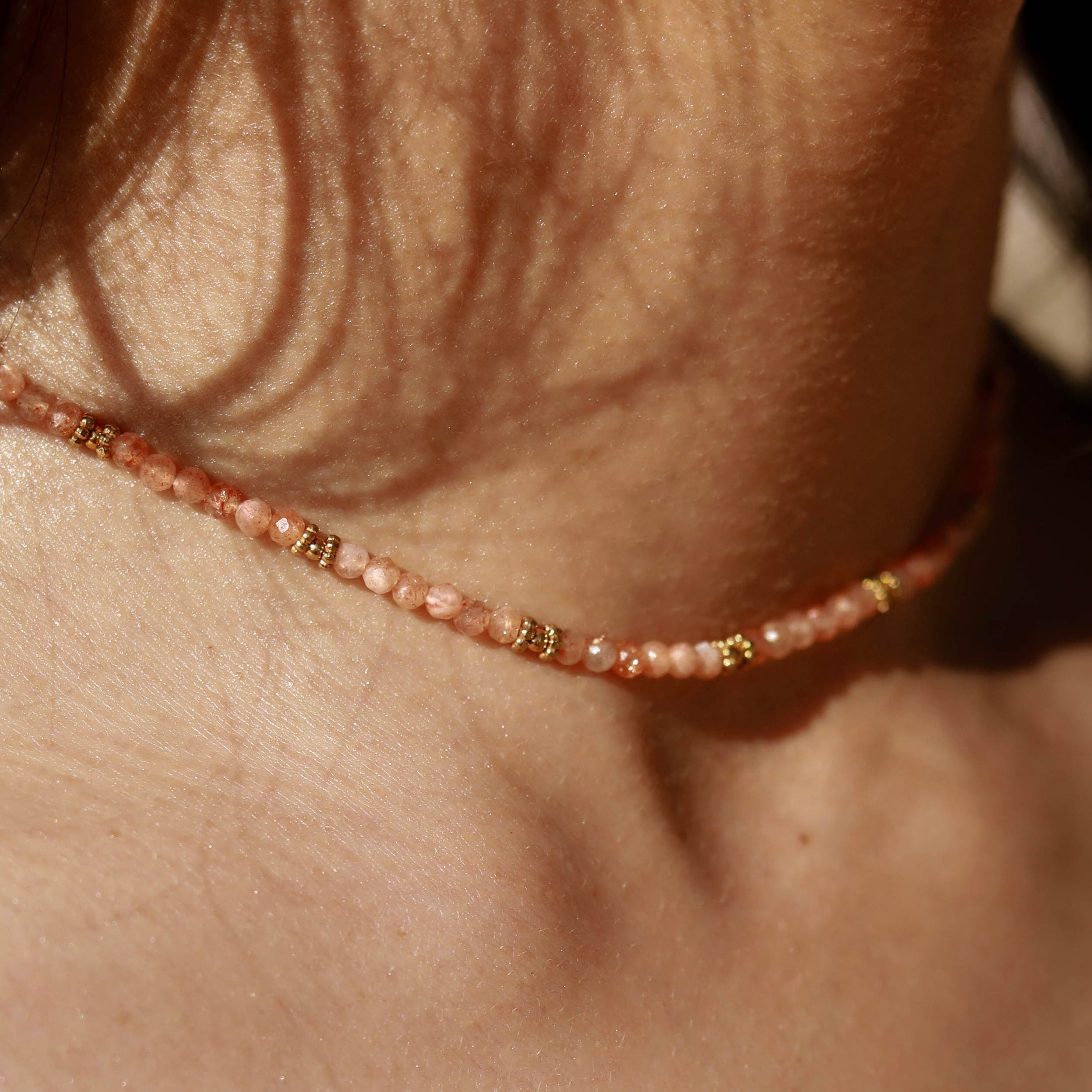 Bracelet petites pierres à facettes