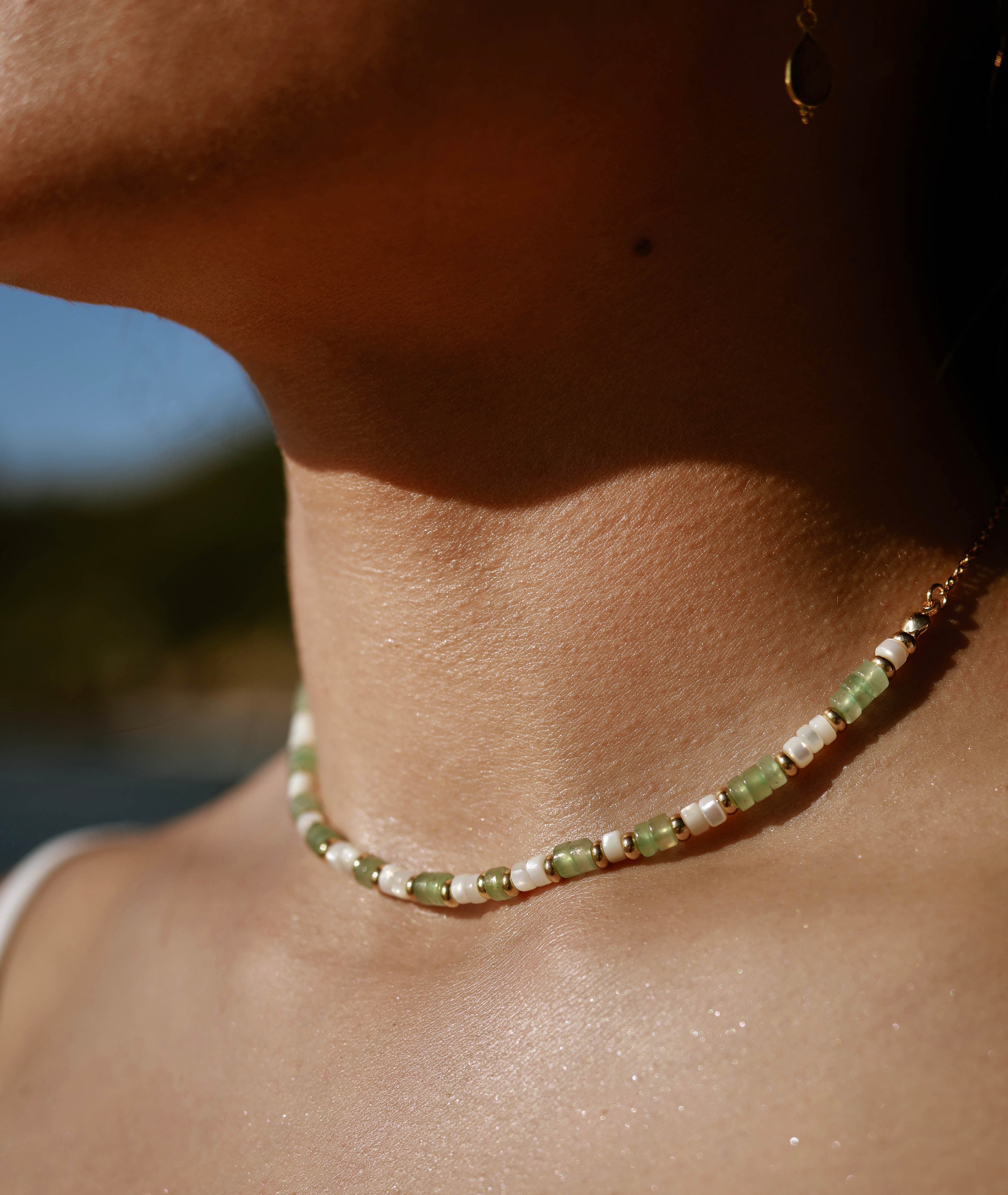Collier ras de cou en pierres fines heishi