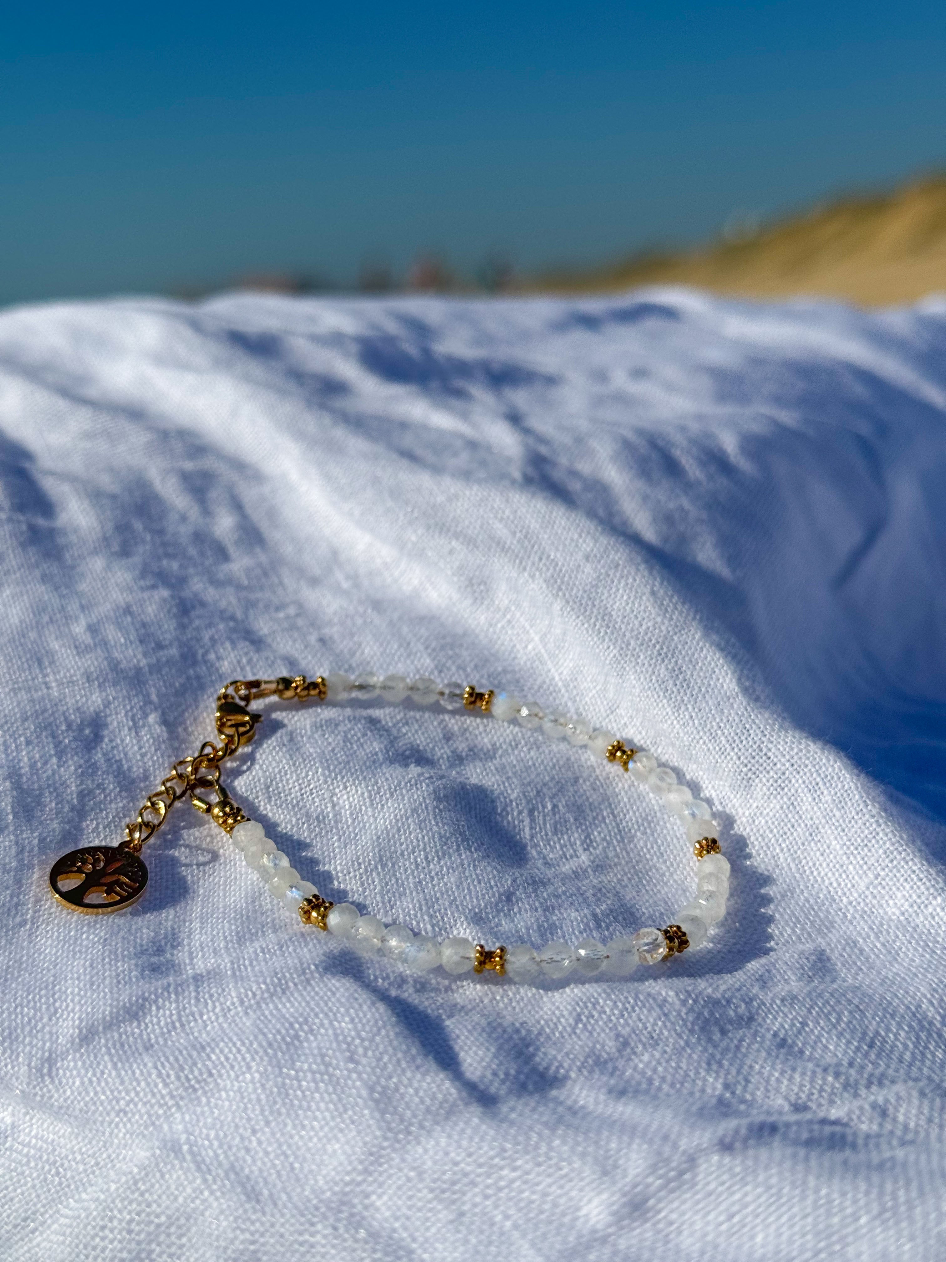 Collier petites pierres à facettes