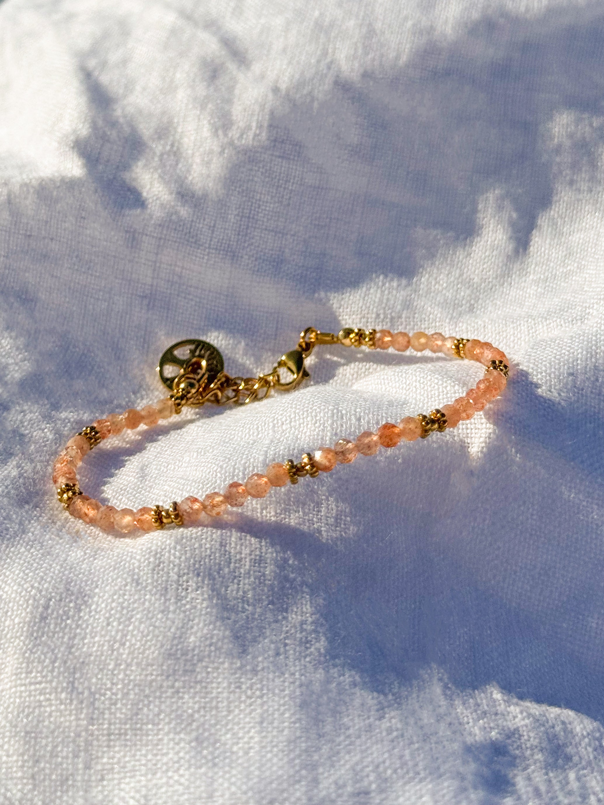 Bracelet petites pierres à facettes