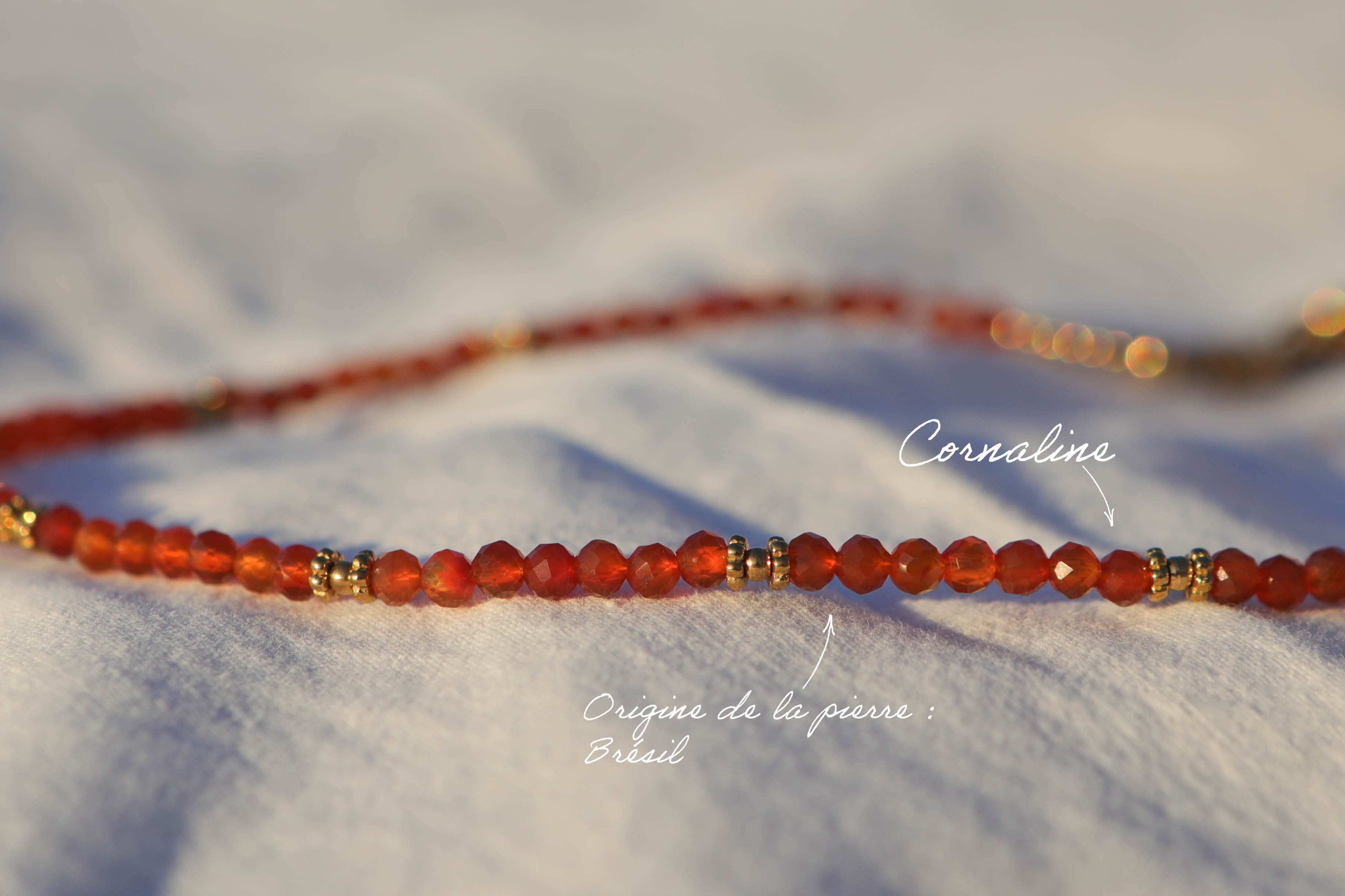 Collier petites pierres à facettes