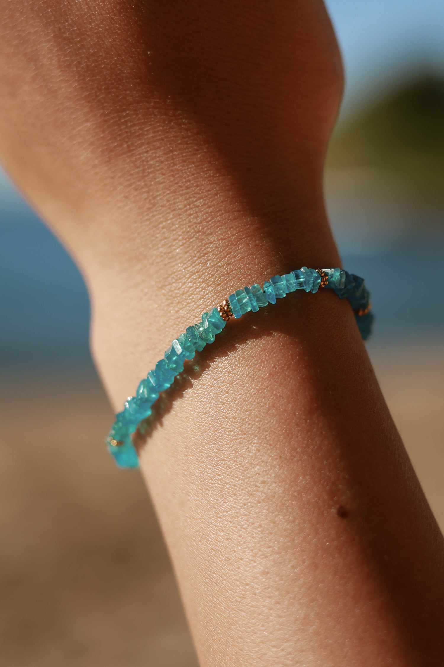 Bracelet en pierres fines cubes