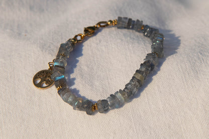 Bracelet en pierres fines cubes