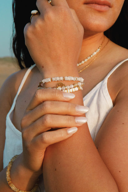 Bracelet en pierres fines cubes