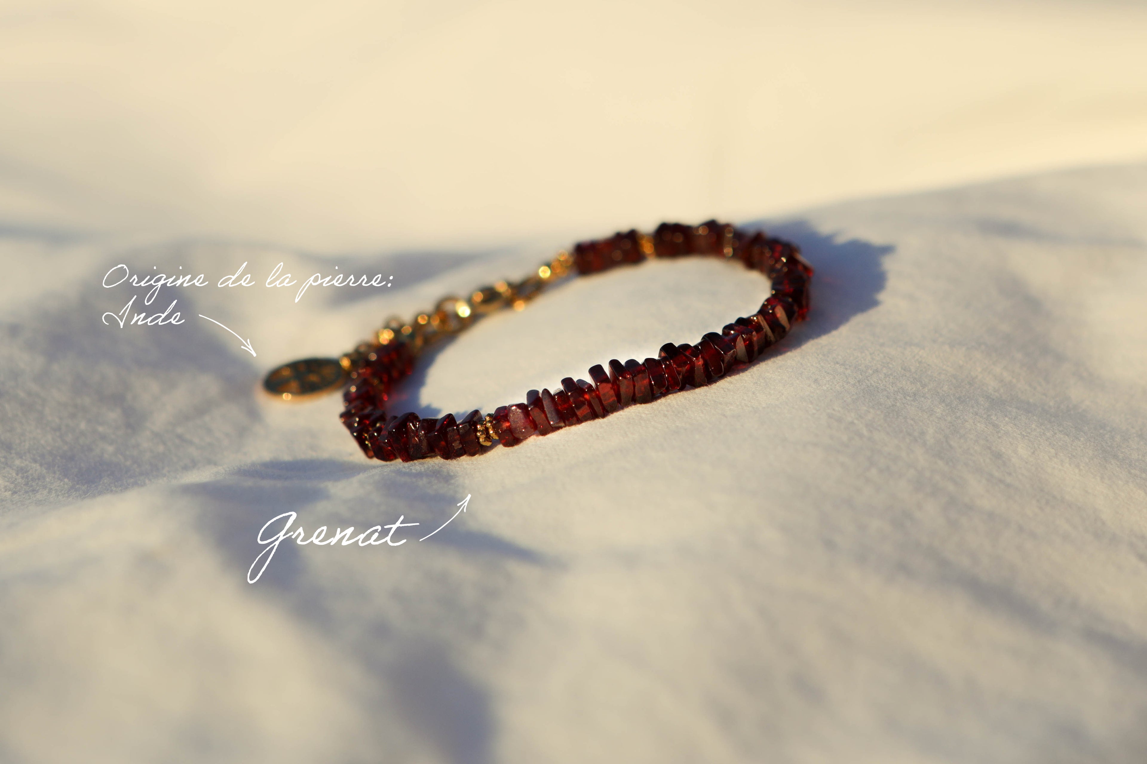 Bracelet en pierres fines cubes