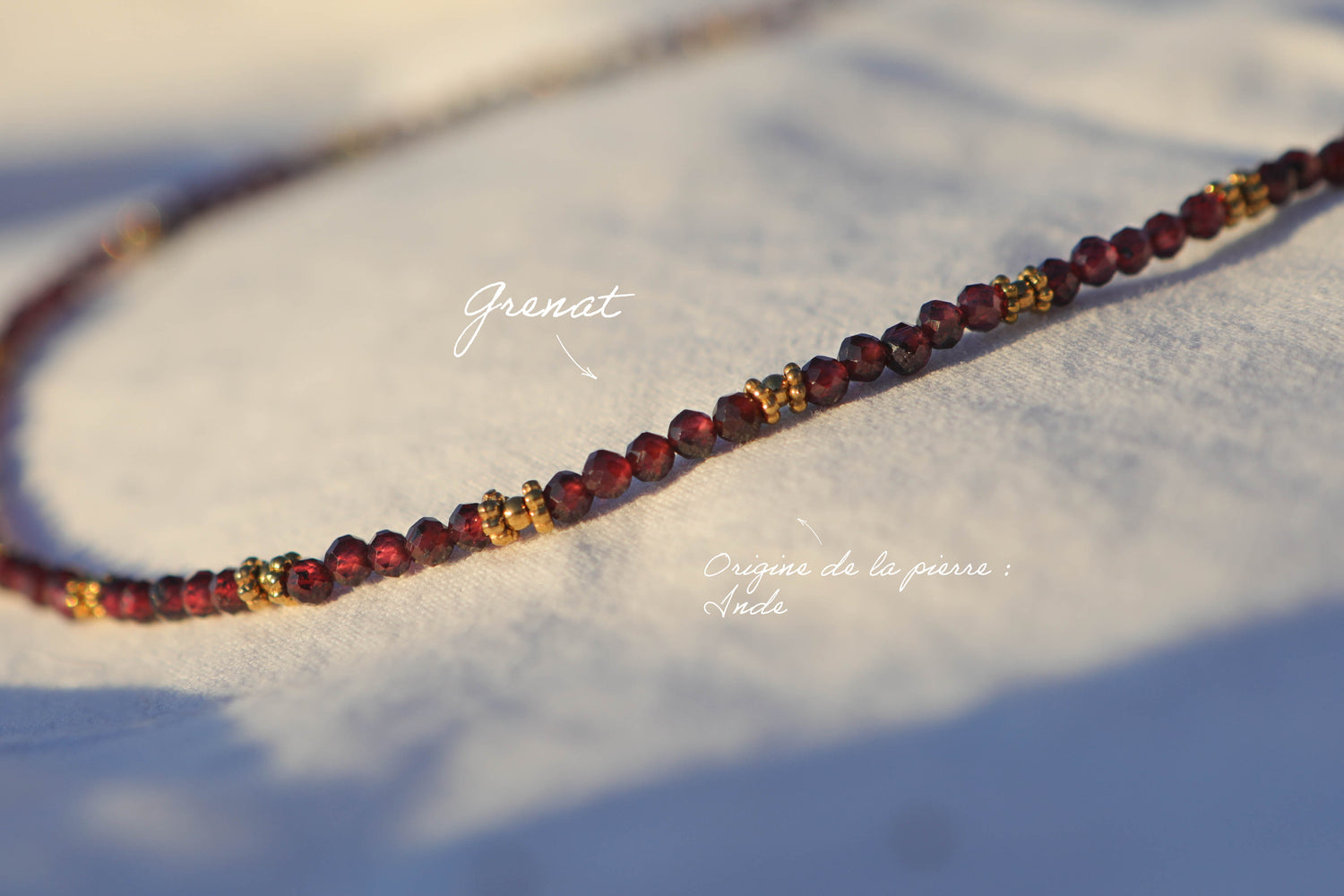 Collier petites pierres à facettes
