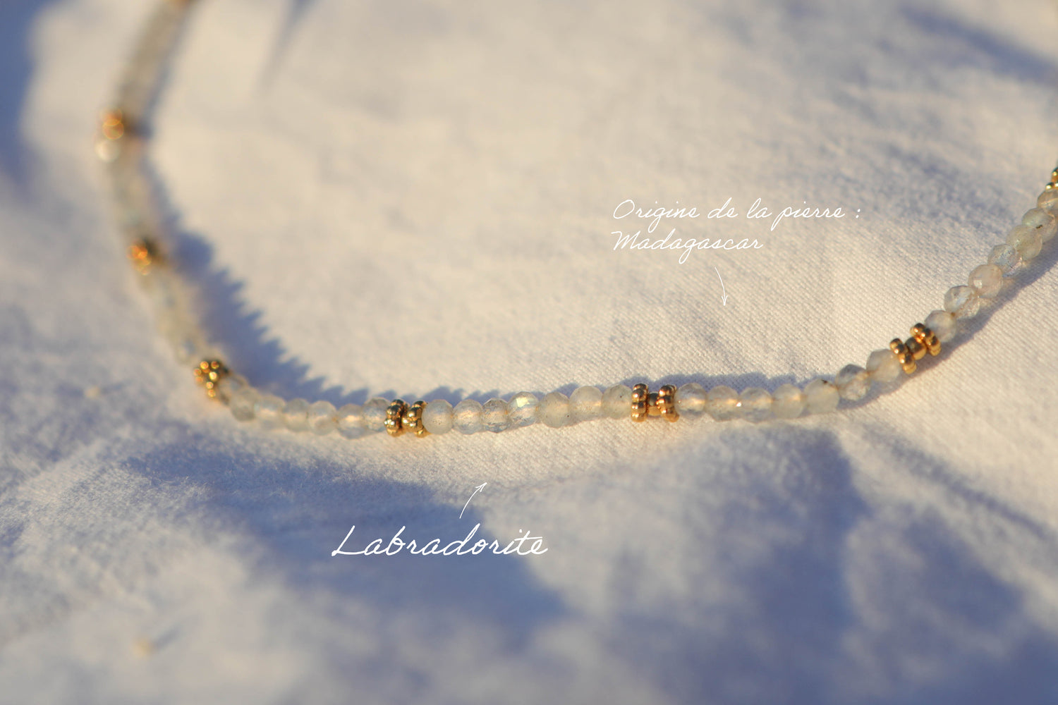 Collier petites pierres à facettes